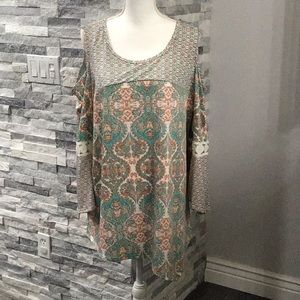 NWT New Directions Cold Shoulder Top Size 1X